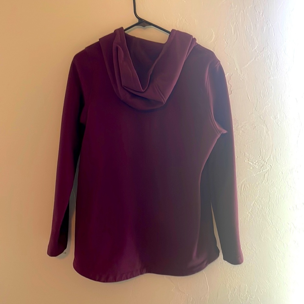 Burgundy North Face hoodie